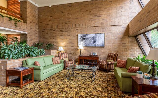 Tulsa Square Hotel Central, I-44 By OYO