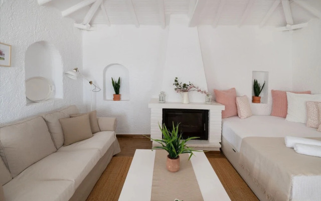 Seafront Pouletis Family Aeraki Nest With Pool