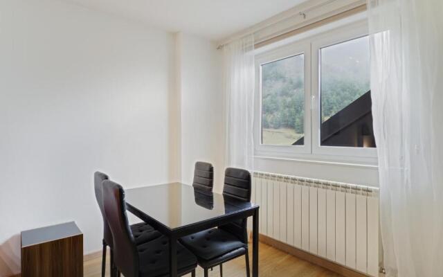 Studio at Arinsal 100 m away from the slopes with wifi