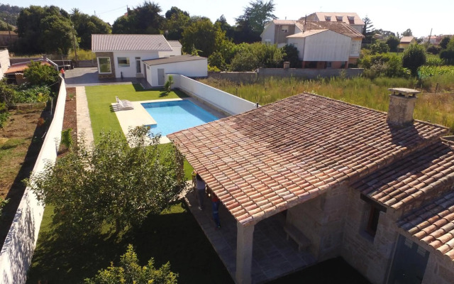 Casa rural con piscina Viña de Millan