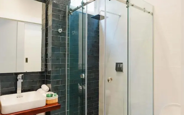 w Fabulous 2BR w Balcony in Panama