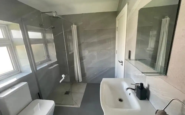 1bedhouse- London-sleeps 4- Close to Attractions