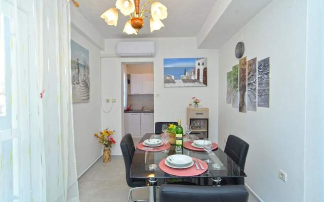 Apartment 358
