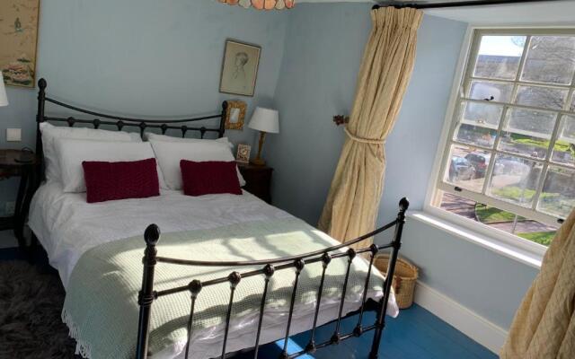 Charming townhouse in Bruton