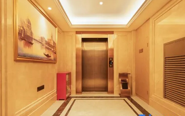 Vienna Hotel (5.0 Chongging Weidianyuan Railway Station)