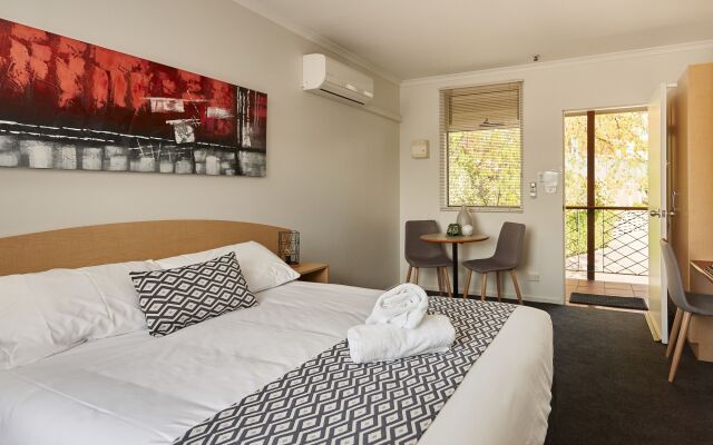 Elphin Motel & Serviced Apartments