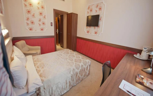 Jolly Alon Hotel