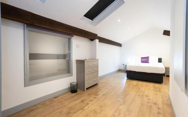 Pillo Rooms Serviced Apartments- Salford