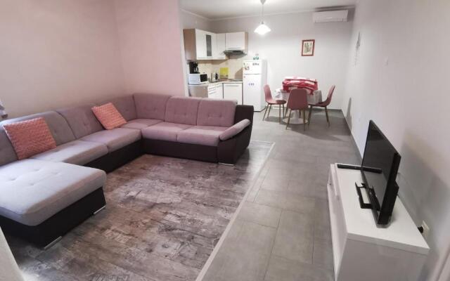 Lovely Family House Robi