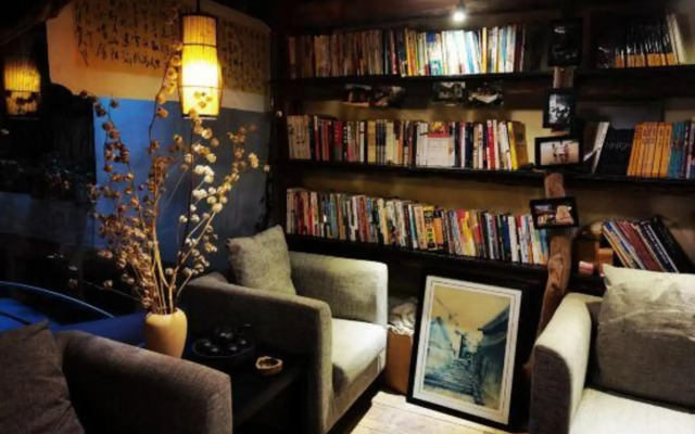 Shihong Inn