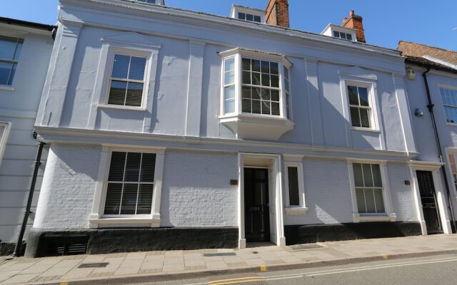 Lower Brook Mews