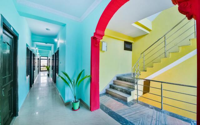 OYO 48698 Hotel Settle Inn