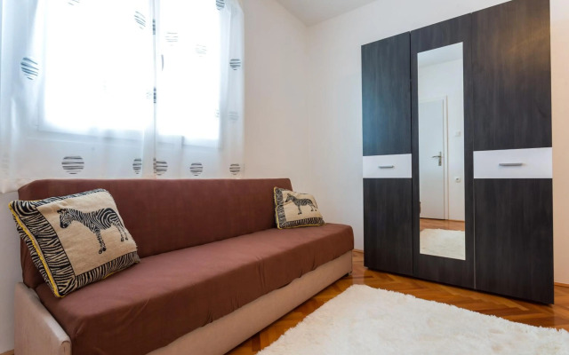 Apartments Lidija - see view with private hot tub and split level apartment with garden