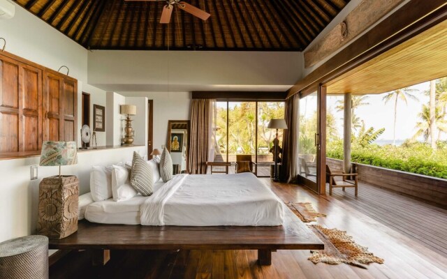 Villa Manis Beachfront