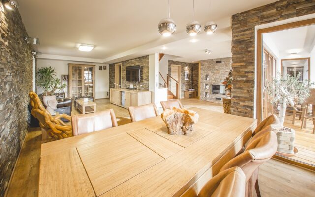 Downtown Suite Alpi near Garmisch-Partenkirchen Ski Resort