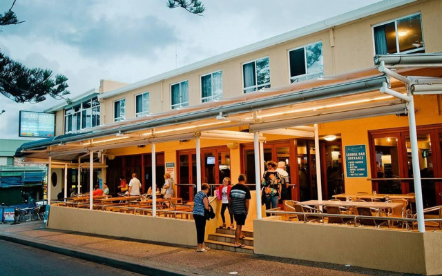 Seabreeze Beach Hotel