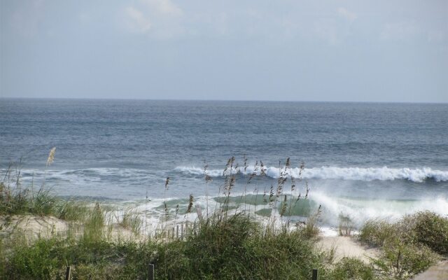 15 Don't Worry Be Happy Studio Bedroom Condo by RedAwning