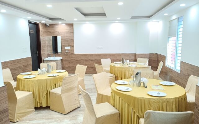 Airport Hotel Shivaka Inn