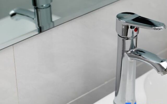 Yuntian Business Hotel (Yakeshi Railway Station Passenger Transport Station)