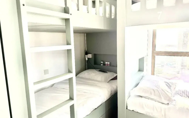 Sadaf 6 Luxury Stays Bed Space
