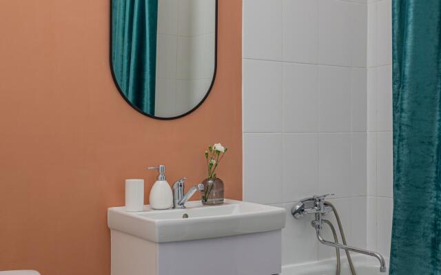 Лайт Апартаменты на улице Академика Ландау 49