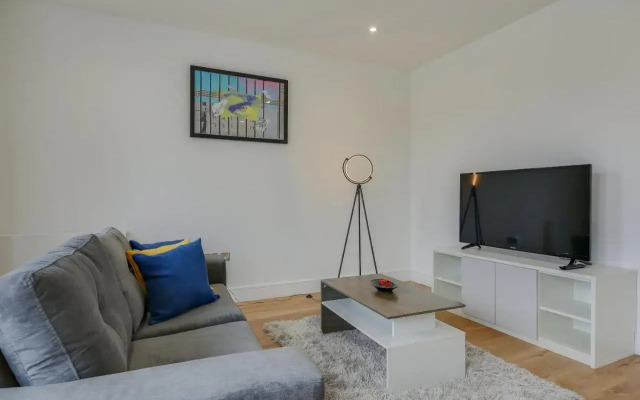Heathrow Central Apartments By Mysquare