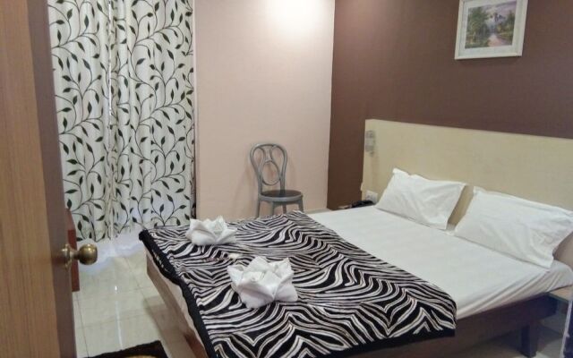 Hotel Hilltop International