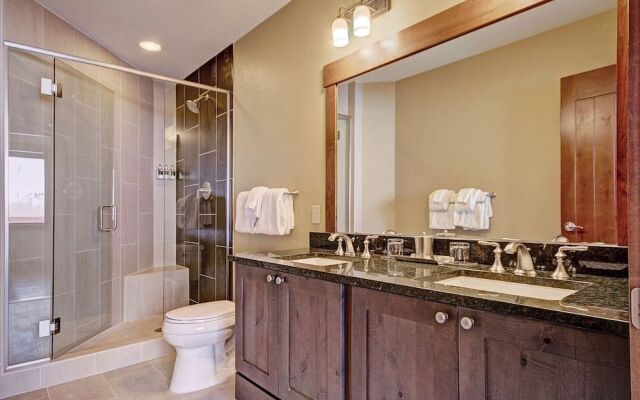 One Ski Hill Place S8501