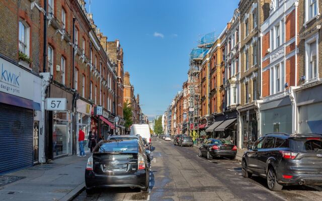 Deluxe 4 BR Oxford Circus Apartment with Terrace