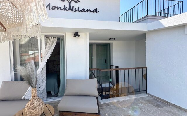 Monk Island Guesthouse