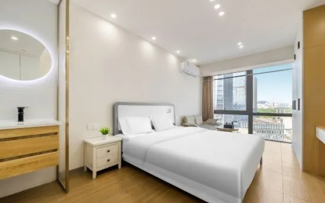 Chongqing Central Park Longhu Tianjie Xiyuan Homestay
