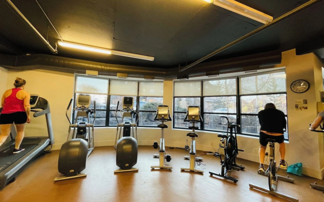 2 Bedroom Condo .Pool .Hot Tub .Gym .Spa