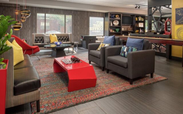 Staypineapple, Hotel FIVE, Downtown Seattle