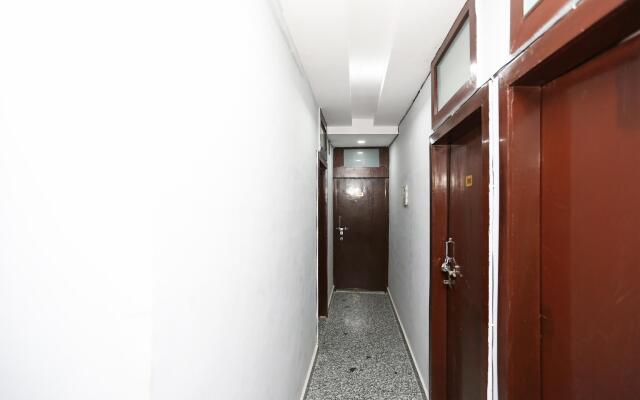 OYO Flagship 19894 Hotel Ayan Guest House