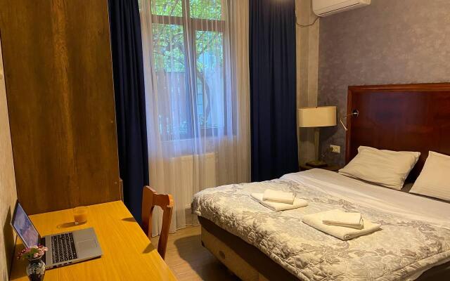 Tbilisi Tales (Тбилиси Тэйлс)