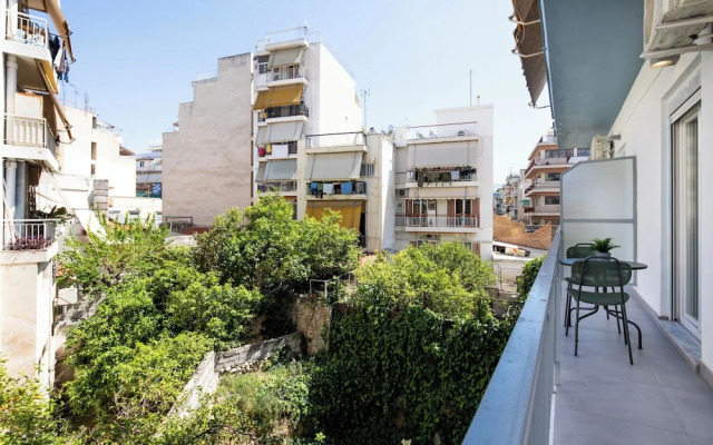 Nostalgia 1-Bedroom Apartment in Athens