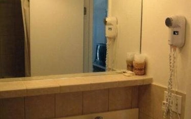 The Diplomat Beach Club Suites