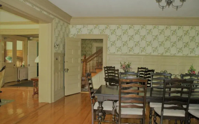 Franklin Manor Bed & Breakfast