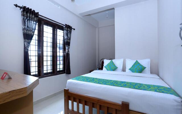 OYO 10840 Hotel Periyar Towers