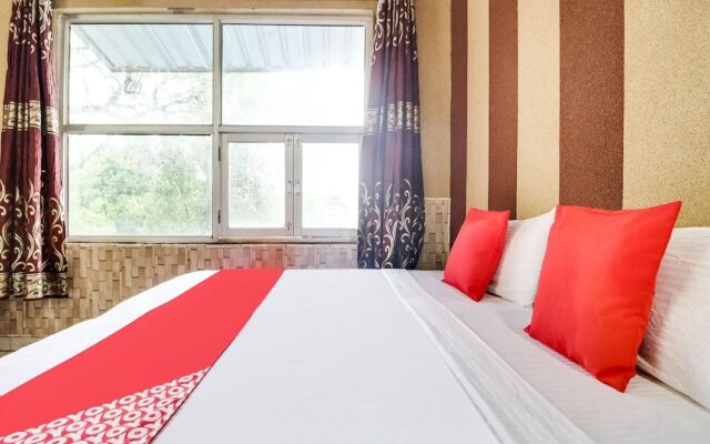 Oyo 46131 Hotel Arora