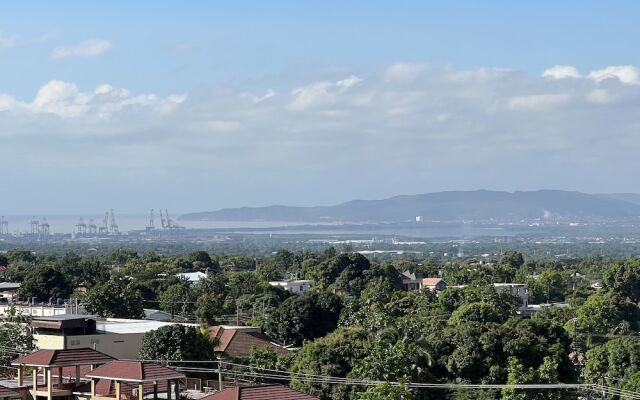 Studio Chateau - Manor Park, Kingston 8