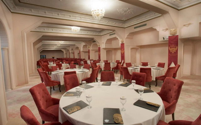 Le Chateau Lambousa Hotel