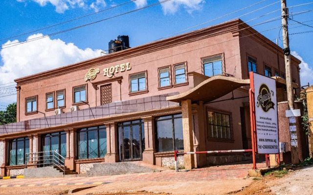Romeos Hotel