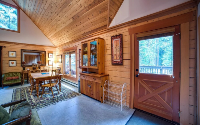 Mt. Baker Rim Cabin #8