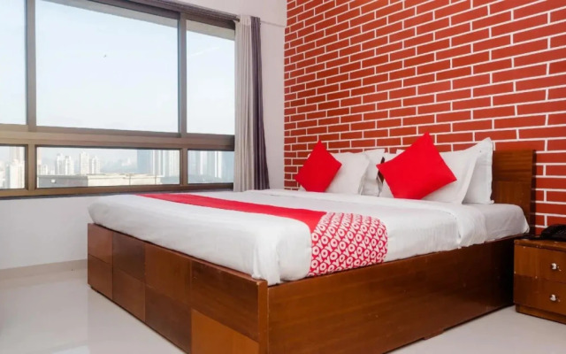 OYO 30597 Pleasant Apartment Malad East