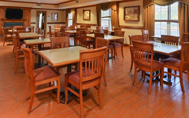 Holiday Inn Express Hotel & Suites Southfield - Detroit