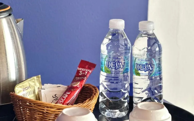 Ukiyo Hotel by manatidur