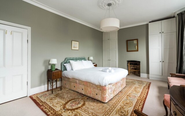 Stylish 3BD Family Home In Shepherd Bush