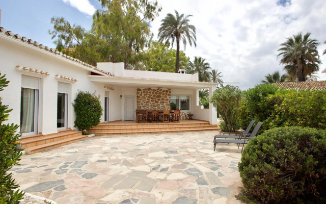 Urbanización El Oasis, 20 Villas en 1ª Línea Playa