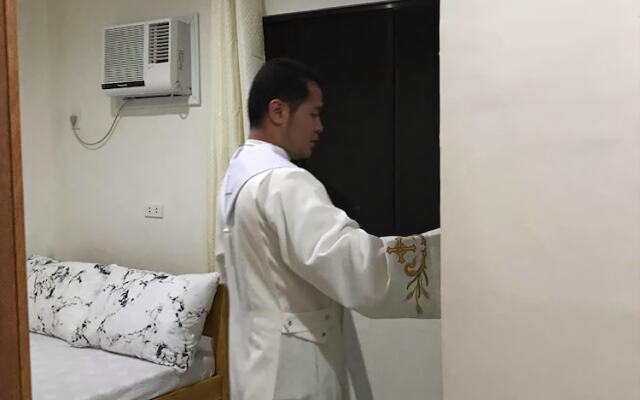 Charlina Rooms for Rent